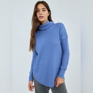 Aritzia The Group by Babaton Thermal Cowlneck Size M Waffle Knit Long Sleeve